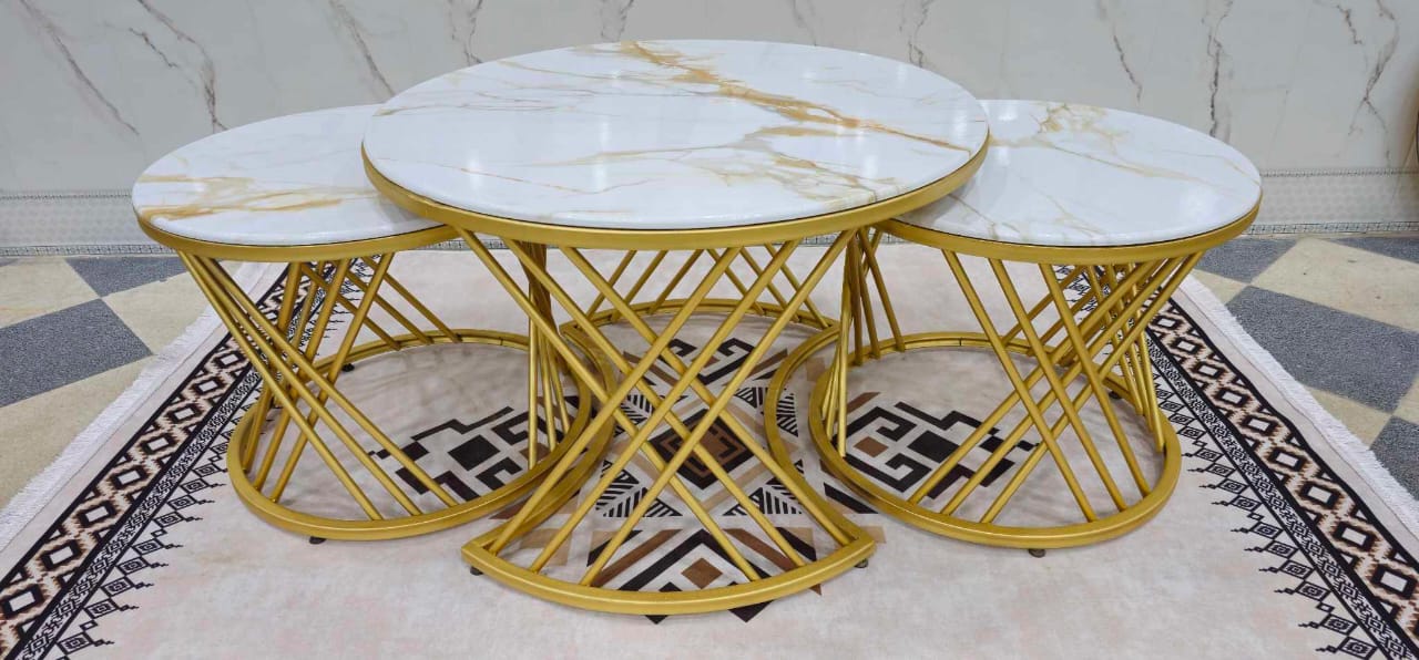 طاولة ثلاثية دائرية فاخرة بتصميم عصري وأنيق